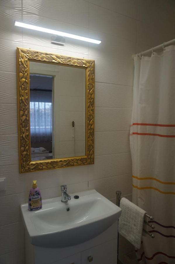 Hotel Ajka Uezlethaz Panzio Ajka Bagian luar foto
